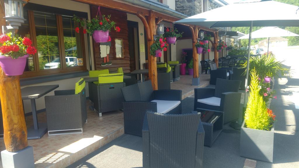Le Point De Chute Hotel Tournavaux Exterior photo