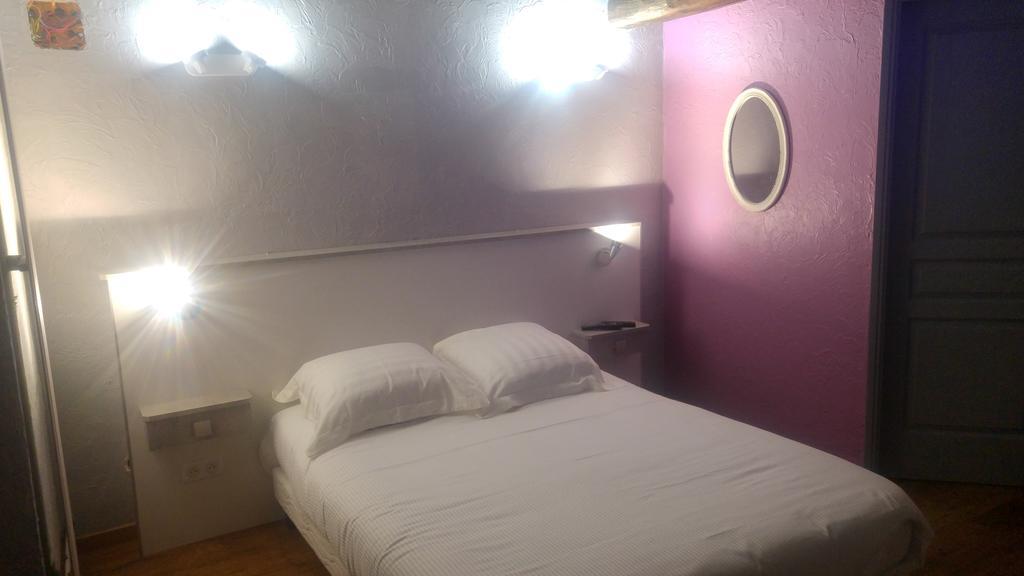Le Point De Chute Hotel Tournavaux Exterior photo
